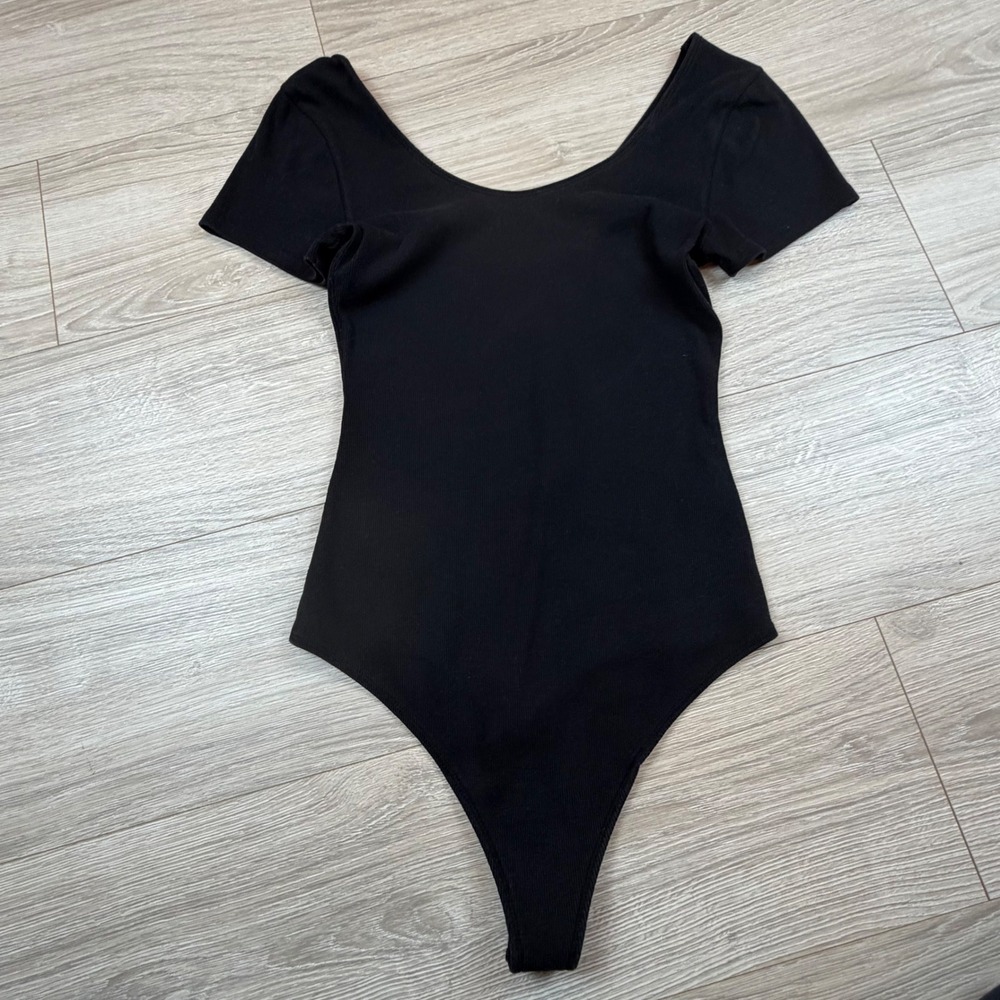 Abercrombie‎ & Fitch Womens Black Ribbed Short Sleeve Scoop Neck Bodysuit L